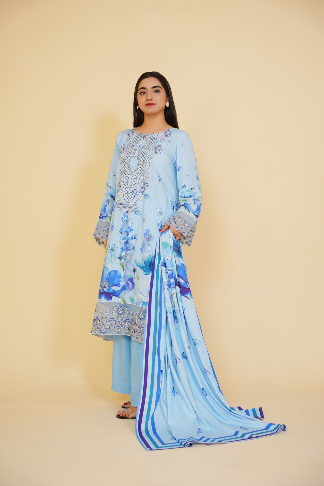 Gulfarosh Winter Stitched 3-Piece | GF-219