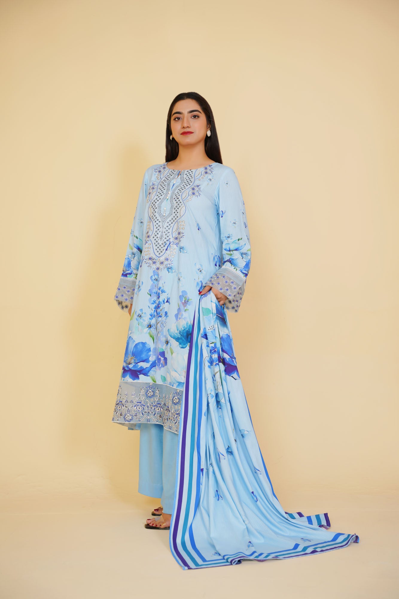 Gulfarosh Winter Stitched 3-Piece | GF-219